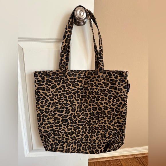Reusable everyday canvas tote in leopard - Picture 2 of 6